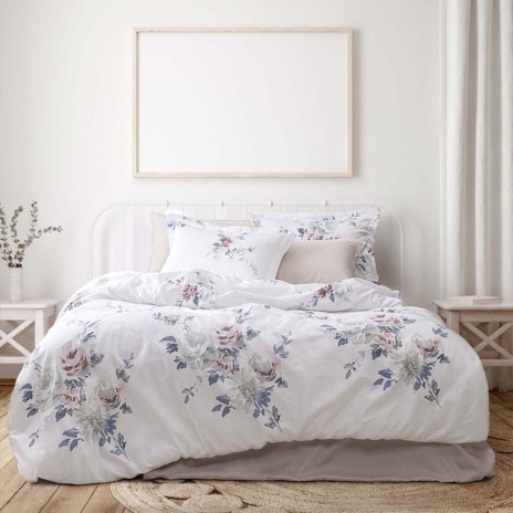 Lenjerie de pat satin de lux 6 piese Class Home Collection Herra Charm Floral cu imprimeu pastel pe fundal alb