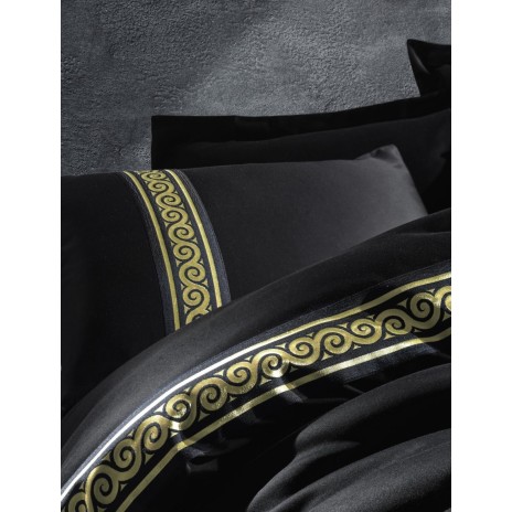 Lenjerie de pat satin negru cu broderie aurie, set lux Cotton Box