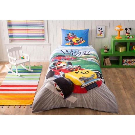 Lenjerie de pat pentru copii Disney Mickey Racer, imprimeu albastru roșu galben cu Mickey Mouse, 3 piese, bumbac 100%.