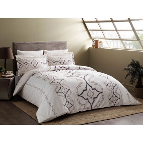 Lenjerie pat bumbac satinat 100% cu motive geometrice maro și bej, model Ginza, 6 piese
