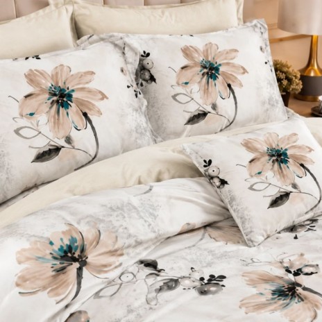 Lenjerie finet cu elastic 6 piese Flori bej 1, model floral bej cu accente turcoaz pe fundal deschis, cu cearsaf crem uni