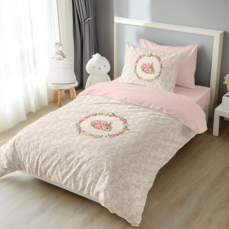 Lenjerie de pat de Paște pentru o persoană, design delicat în tonuri de bej și roz, cu un iepuraș într-o coroană florală