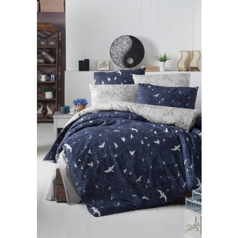 Lenjerie de pat Story Home Freedom Navy Blue din bumbac cu model de păsări albe pe fundal albastru marin