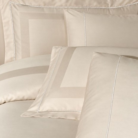 Lenjerie de pat de lux Montova Bej Wind La Romano, bumbac satinat 300TC, chenare geometrice crem