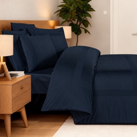 Lenjerie de pat Montova Bleumarin La Romano, bumbac satinat 300TC, chenare geometrice bleumarin