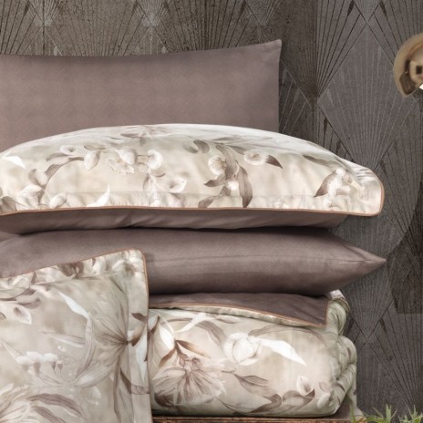 Lenjerie de pat La Romano Kiana Wooden bumbac satinat 300 TC model floral bej maro cu flori crem
