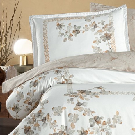 Lenjerie de pat premium satin La Romano Lina Bej cu imprimeu floral elegant in tonuri de bej
