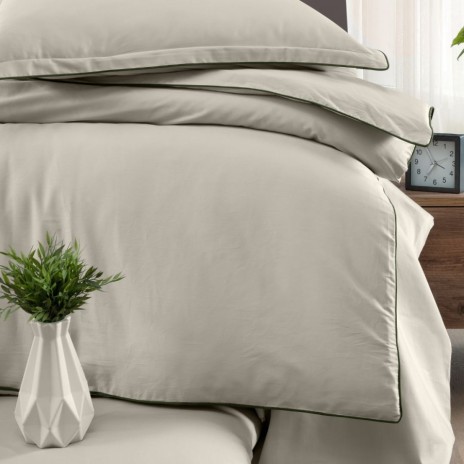 Lenjerie de pat premium satin La Romano First Choice Bej cu bordura fina eleganta