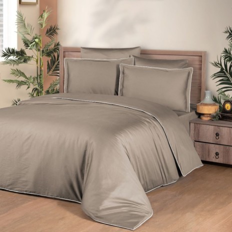 Lenjerie de pat premium satin La Romano First Choice Maro deschis cu bordura fina eleganta
