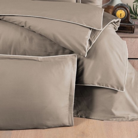 Lenjerie de pat premium satin La Romano First Choice Maro deschis cu bordura fina eleganta