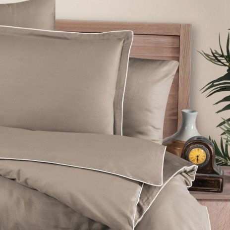 Lenjerie de pat premium satin La Romano First Choice Maro deschis cu bordura fina eleganta