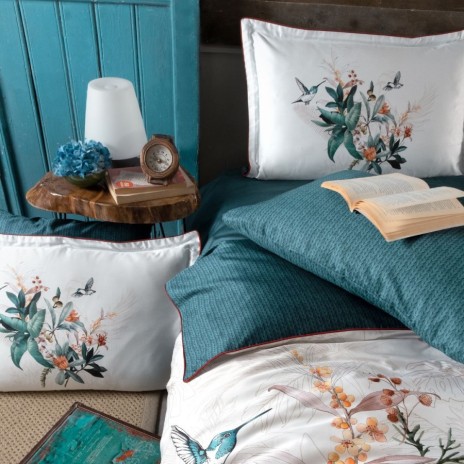 Lenjerie de pat premium satin La Romano First Choice Nadia Tapestry cu imprimeu cu frunze si pasari in nuante verde petrol