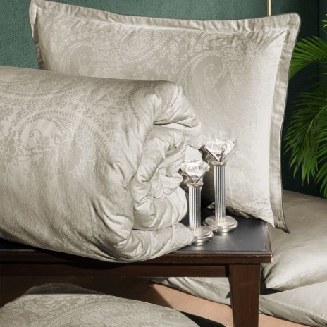 Lenjerie de pat satin premium La Romano Tracy Bej Floral, First Choice, model paisley elegant