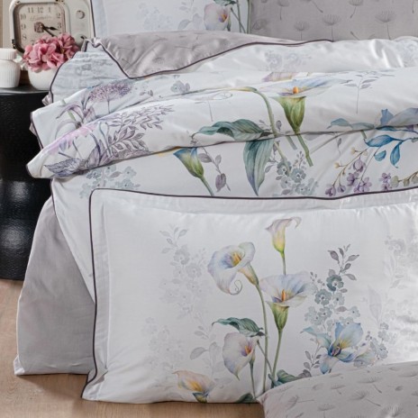 Lenjerie de pat premium satin La Romano First Choice Tunar Grey cu imprimeu floral cu cale in nuante gri si pastel