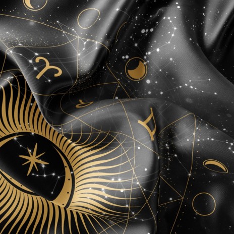 Lenjerie de pat cu design zodiacal auriu și simboluri astrale pe fundal negru stelar