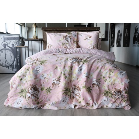Lenjerie de pat dublu din bumbac 100% ranforce cu design floral romantic în nuanțe de roz și accente florale delicate