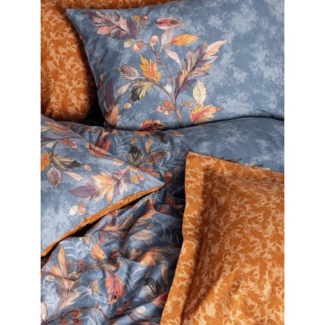 Lenjerie de pat Cottonbox din bumbac 100% ranforce, design floral în albastru și muștar, decorată cu frunze colorate