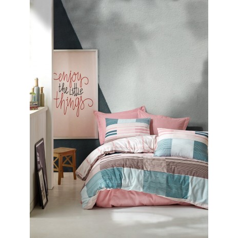 Lenjerie de pat dublu bumbac 100% Ranforce Cotton Box Eva Powder cu design în carouri și dungi în nuanțe de roz, albastru și alb, modernă și plină de culoare.