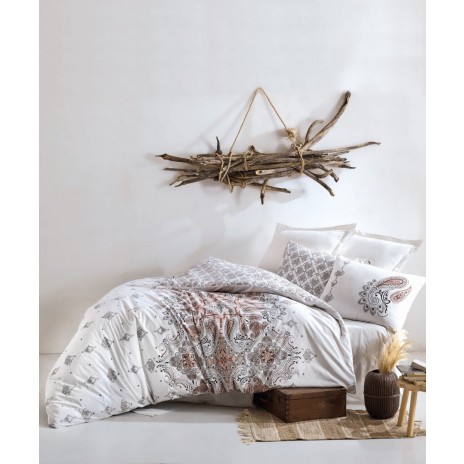 Lenjerie de pat dublu din bumbac 100% ranforce, model Cotton Box Harley Beige, cu motive paisley bej și alb.
