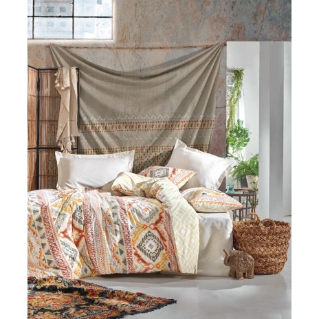 Lenjerie de pat dublu din bumbac 100% ranforce, model Cotton Box Jamila Beige, cu motive etnice în nuanțe de bej și portocaliu.
