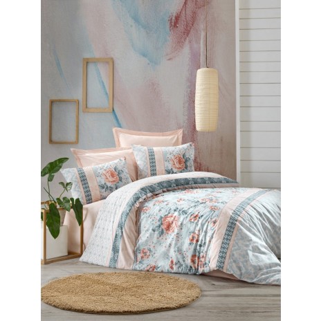 Lenjerie de pat dublu din bumbac 100% ranforce, model Cotton Box Lily Pink, cu imprimeuri florale delicate în nuanțe de roz și albastru.