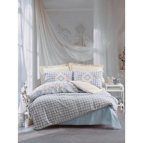 Lenjerie de pat din bumbac 100% ranforce, model Monje Blue, motive geometrice și carouri în nuanțe de albastru deschis, gri și galben
