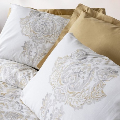 Lenjerie de pat Cottonbox din bumbac 100% ranforce, design regal în muștar și alb, cu motive baroc elegante
