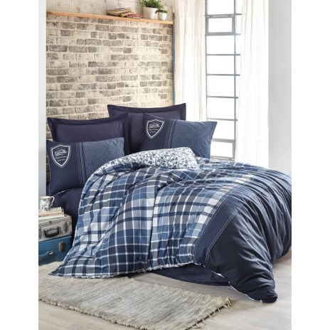 Lenjerie pat dublu bumbac 100% ranforce Cotton Box Pablo Dark Blue, design modern în carouri și dungi în albastru închis, alb și gri.