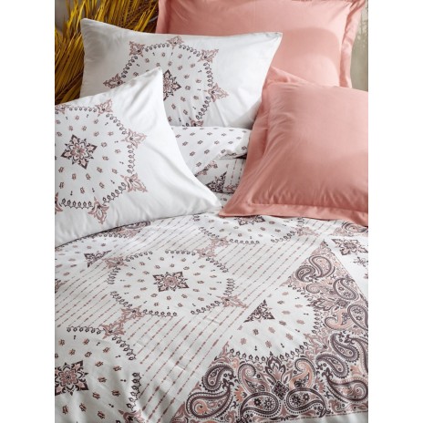 Lenjerie de pat dublu bumbac 100% Ranforce Riva Brown cu design boho-chic în nuanțe de maro și roz pe fundal alb