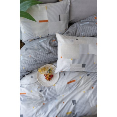 Lenjerie de pat Cottonbox din bumbac 100% ranforce, cu model geometric în nuanțe de gri, galben și portocaliu pe fundal gri deschis