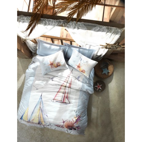 Lenjerie de pat dublu din bumbac 100% ranforce, model Cotton Box Yacht Blue, cu imprimeuri nautice de veliere și scoici în nuanțe de albastru și alb.
