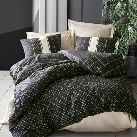 Lenjerie de pat dublu din bumbac 100% ranforce, model Antre Beige, cu design în carouri albe și negre pe fundal negru.