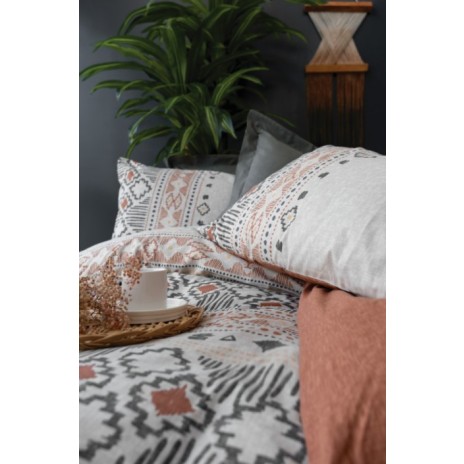 Lenjerie de pat Cottonbox, din bumbac 100% ranforce, cu model geometric în nuanțe de gri, negru și portocaliu pe fundal gri
