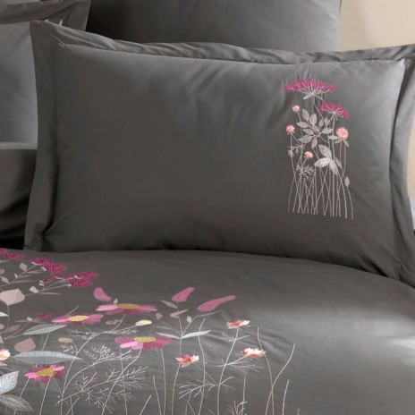 Lenjerie pat dublu poplin fin cu broderie florala Emilia Gri