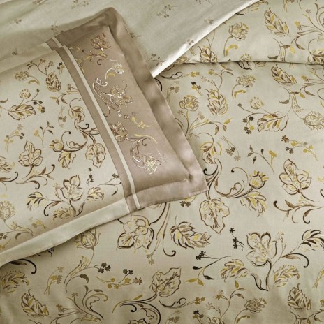 Lenjerie pat dublu TAC Fleur Bej Mako Satin cu imprimeu floral bej taupe maro si accente aurii