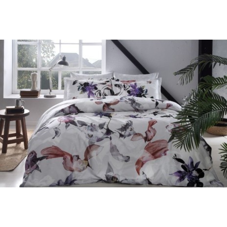 Lenjerie de pat dublu satin de lux TAC model Garoa cu imprimeu floral digital și culori pastelate, fabricată din 100% bumbac satinat.