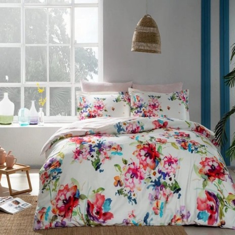 Lenjerie de pat dublu din bumbac satinat cu flori colorate în nuanțe de roz, violet și albastru - Model Luton