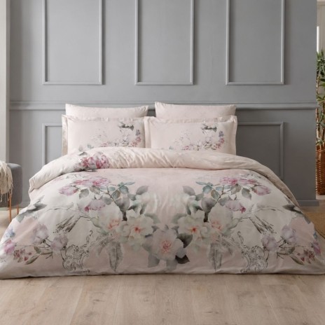 lenjerie pat dublu satinata TAC Mosca cu imprimeu floral magnolii albe si trandafiri roz pe fundal crem