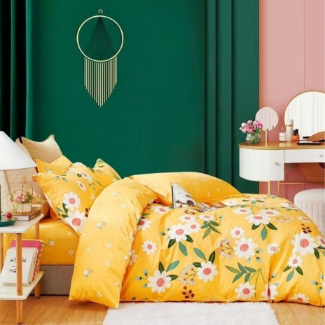 Lenjerie de pat percale galbenă cu flori, set 6 piese, pentru pat dublu, fabricată în România.