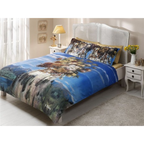Lenjerie de pat din bumbac 100% satinat model Nature cu design artistic redând peisaje naturale pitorești în nuanțe de albastru, verde și maro.