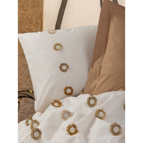 Lenjerie de pat Cotton Box Nomi Beige, bumbac 100% ranforce, broderii elegante, set 6 piese, culori bej și crem.