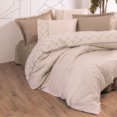 Lenjerie de pat din bumbac satinat Brode Saten Cotton Box, set 6 piese, design elegant cu broderii delicate, culori bej și crem.
