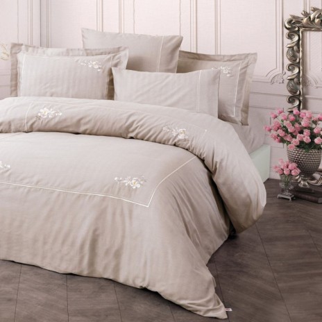 Lenjerie de pat din bumbac satinat Brode Saten Cotton Box, set 6 piese, design elegant cu broderii florale, culoare lila deschis.