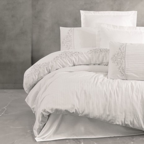 Lenjerie de pat din bumbac satinat Brode Saten Cotton Box, set 6 piese, design elegant cu broderii subtile, culoare alb pur.