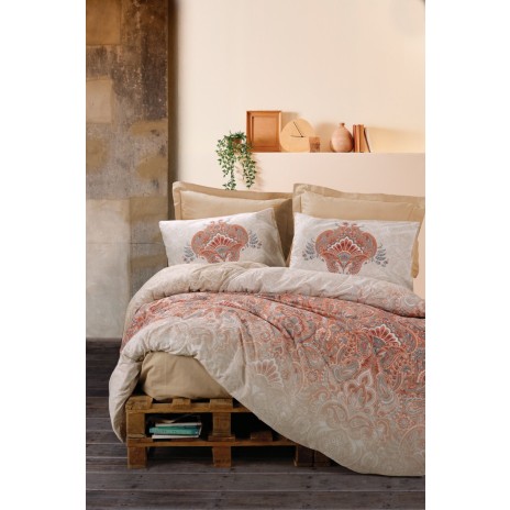 Lenjerie de pat Cottonbox Loreta Beige din bumbac 100% ranforce, cu model floral în nuanțe de bej și portocaliu pe fundal crem