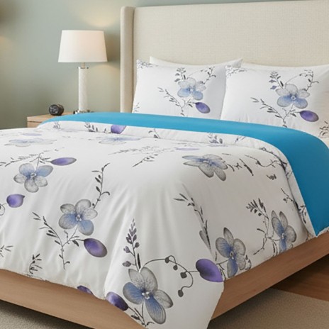 Lenjerie de pat dublu cu flori albastre din bumbac si poliester Elvo - lenjerii 1+1 gratis