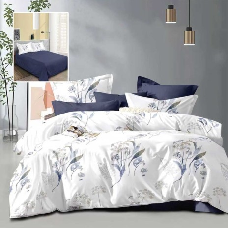 Lenjerie de pat dublu alba cu imprimeu flori albastre pastel si cearsaf drept uni albastru inchis
