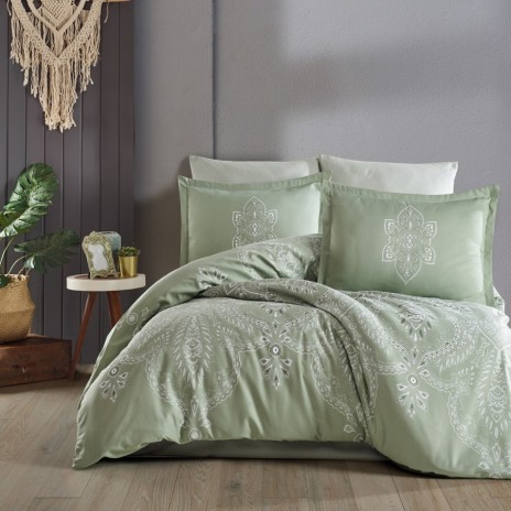 Lenjerie de pat dublu satin de lux verde deschis cu design de dantelă albă