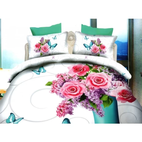Lenjerie de pat dublu cu imprimeu 3D de trandafiri roz și liliac pe fundal alb, cu fluturi albaștri. Lenjerii de pat 1+1 gratis.