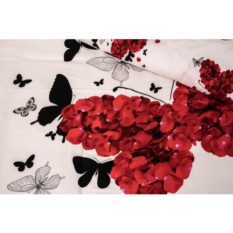 Lenjerie de pat 3D cu fluture din petale roșii pe fundal alb, set 4 piese, oferta 1+1 gratis
